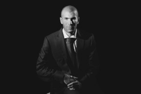 开云体育下载官网-国际热身赛中国队逆袭 球员精神令人动容，足球国际热身赛