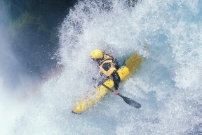 开云体育下载官网-东亚杯国足爆冷 战术思路引发讨论，东亚杯国足首发